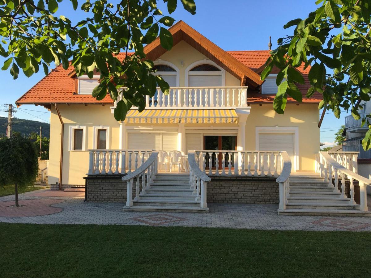 Ferienwohnung Csok Apartmanhaz Balatonfüred Exterior foto